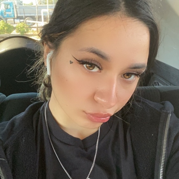 Meet your Posher, Jules - Picture 5 of 10